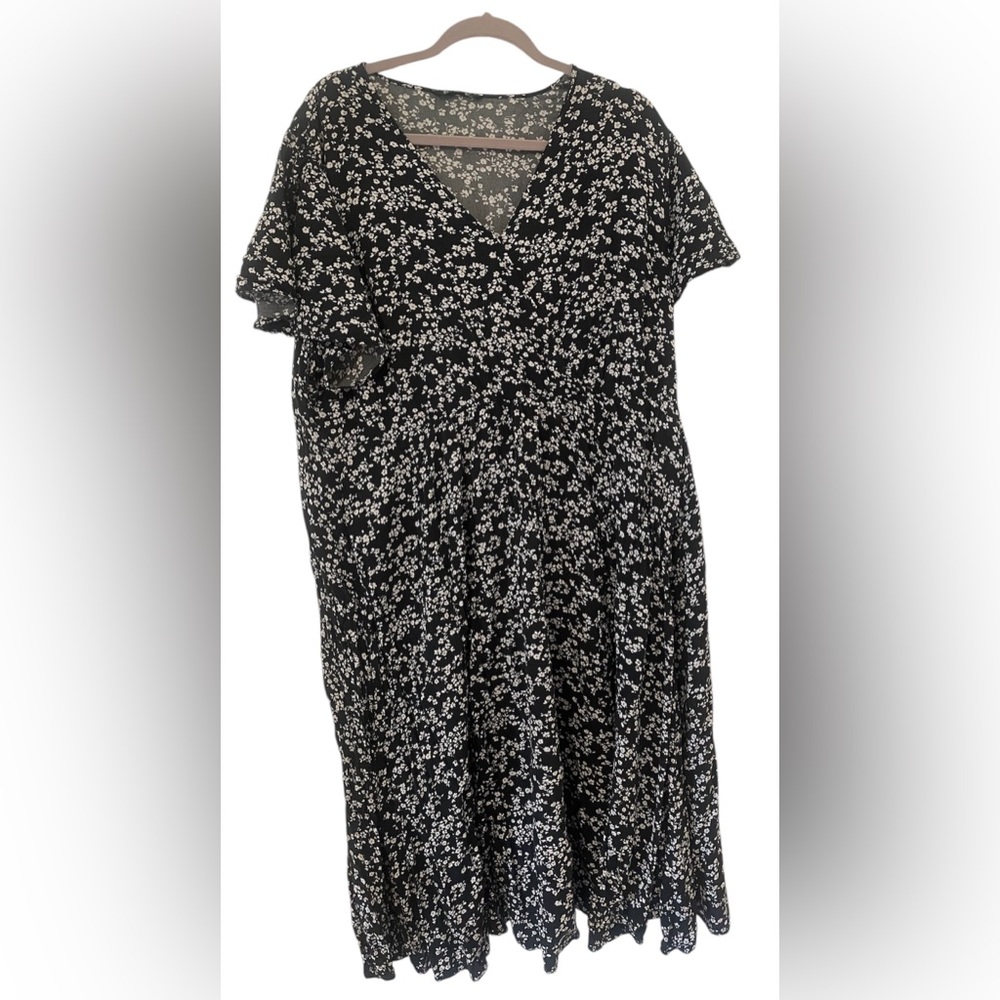 BloomChic Black Ditsy Midi Dress Size 26